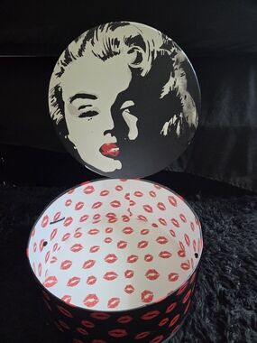 Marilyn Monroe Black & White Round Hat Box with Red Lip Print